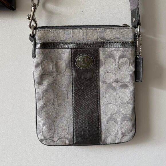 Vintage Coach Monogram Crossbody Bag - Picture 3 of 7